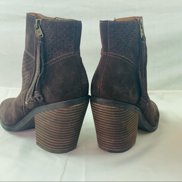 Lucky Brand Ramses Patch Perforated Bootie 10M - Picture 6 of 9